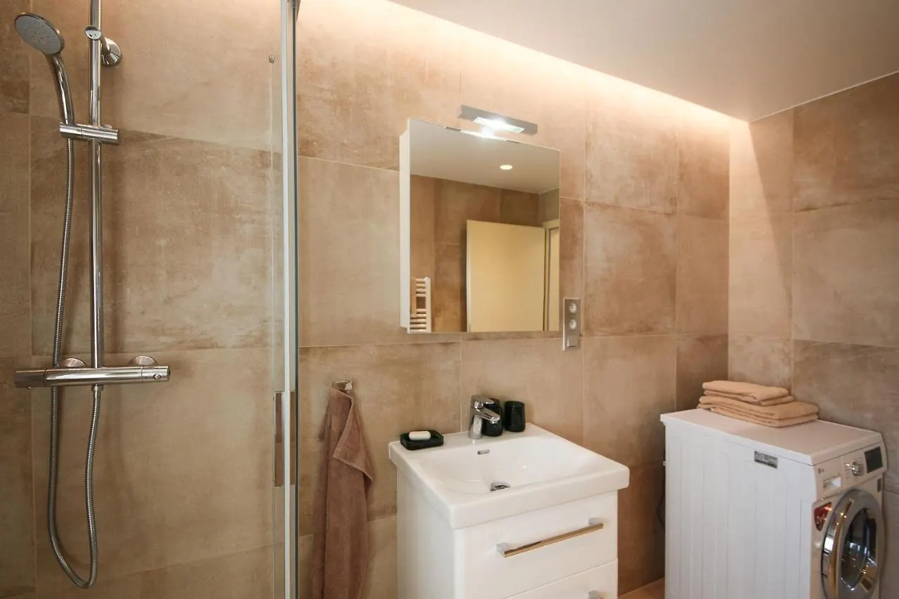 Prague Expat House II Apartment 0*,  Czech Republic
